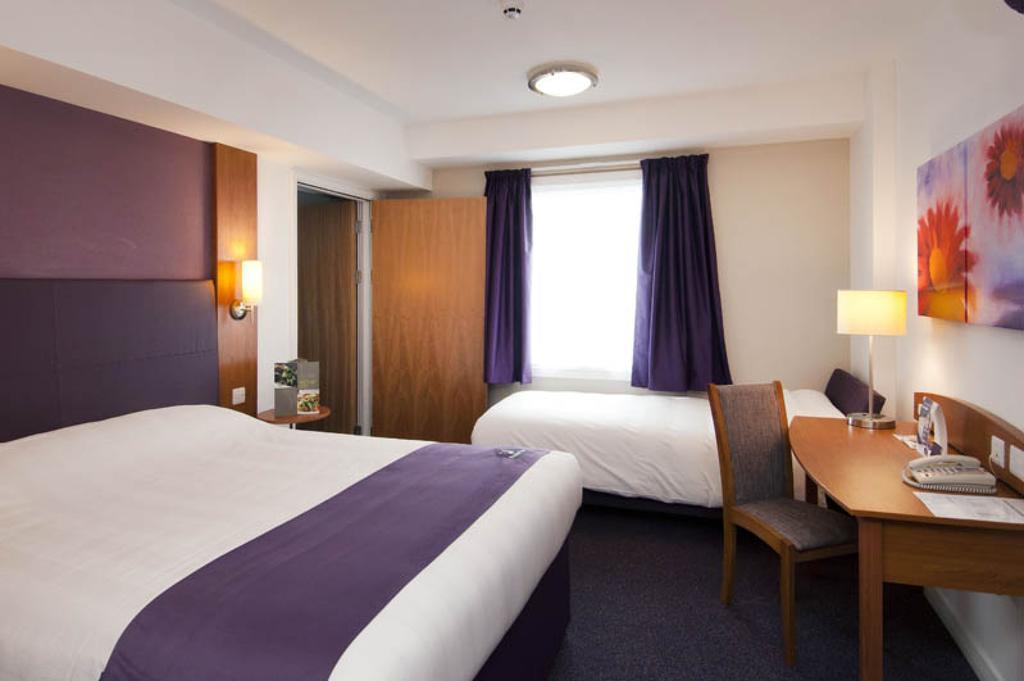 Premier Inn Edinburgh Central Δωμάτιο φωτογραφία